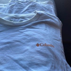Columbia Tshirt size meduim